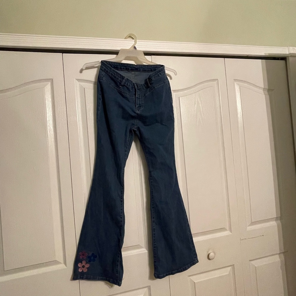 SHEIN Floral Embroidered Blue Jeans